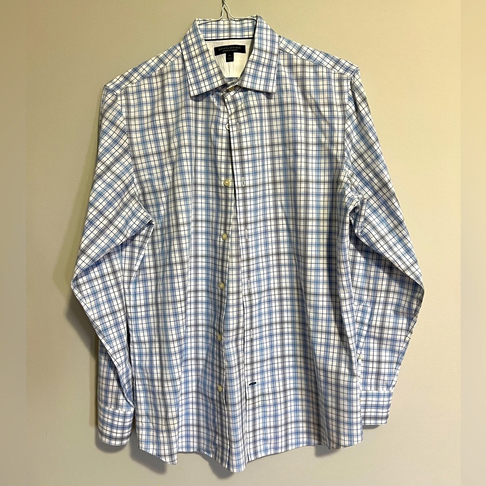 Banana Republic non-iron slim fit button down shirt men’s medium blue/white